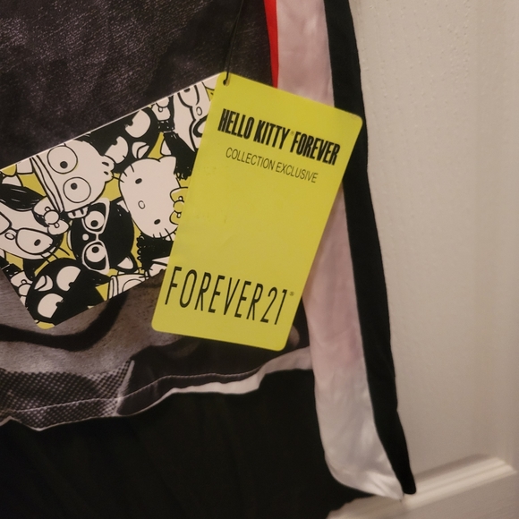 Forever 21 Hello Kitty collaboration listed edition size s NWT - Picture 2 of 2